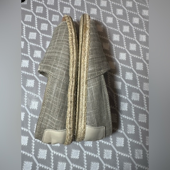 Tom’s  Beige Open Toe Flat Shoes, Women’s Size 6W - Picture 5 of 9